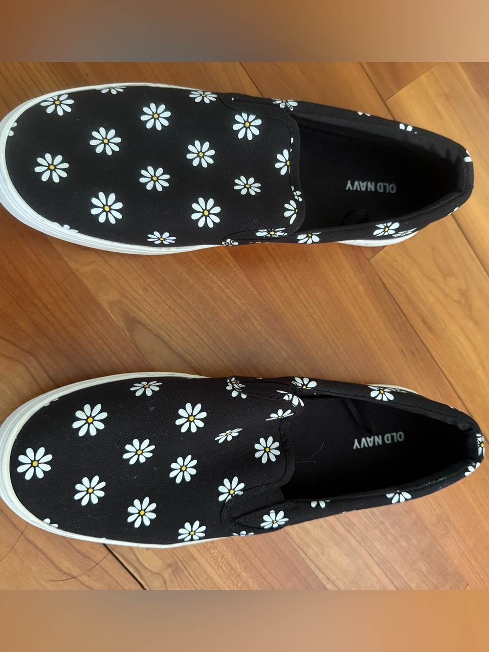Old Navy Black Slip-On Sneakers with White Daisy Print
